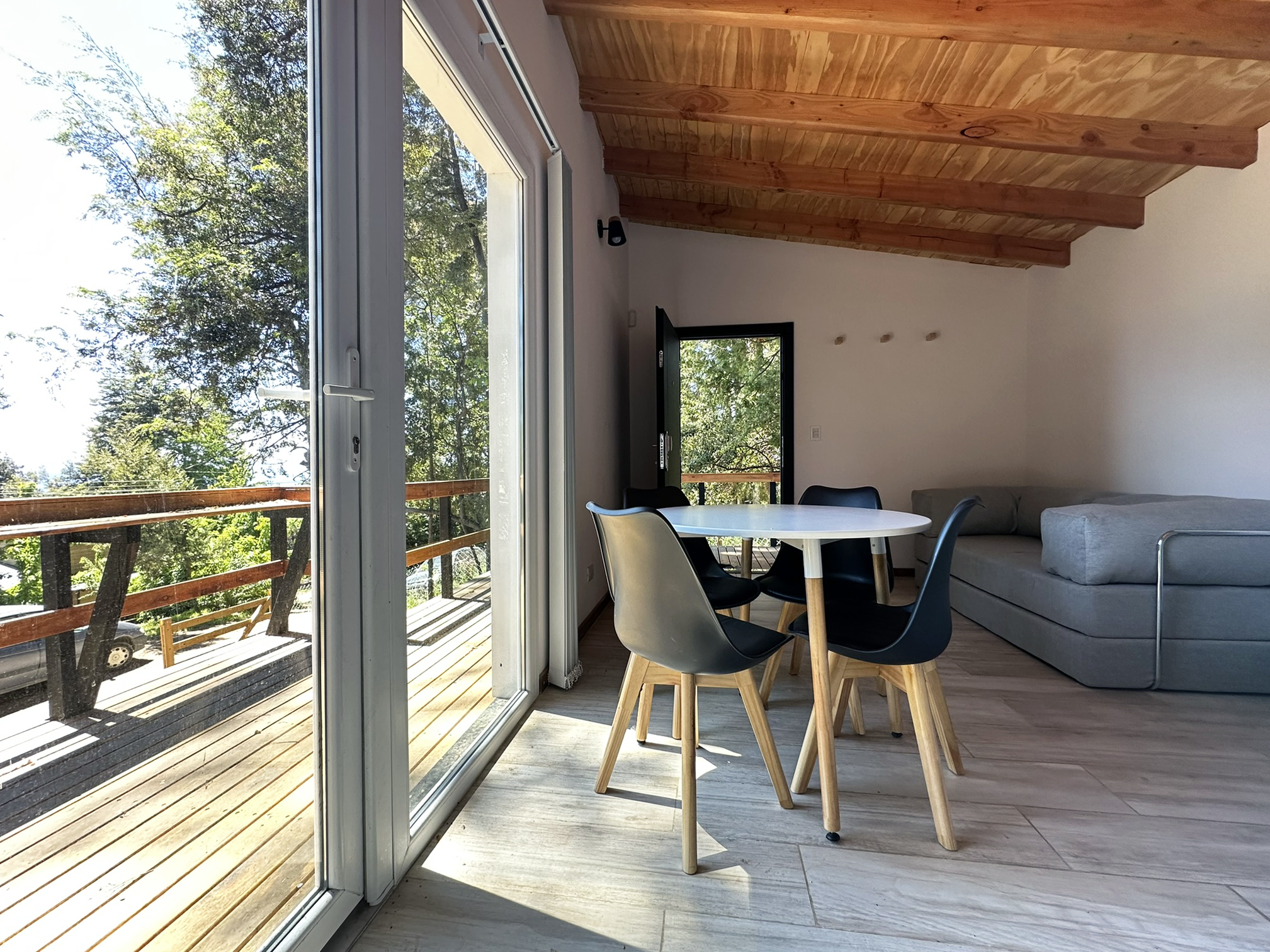 Casa Mariano Moreno — Flor de Casa Bariloche